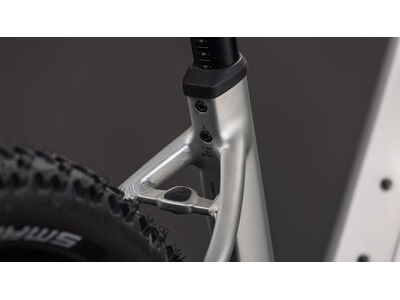 Cube Reaction Hybrid One 800 click to zoom image