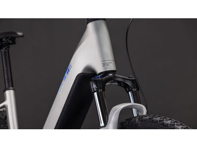 Cube Reaction Hybrid One 800 click to zoom image