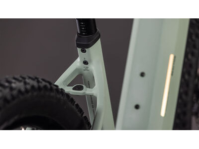 Cube Reaction Hybrid Pro 800 click to zoom image