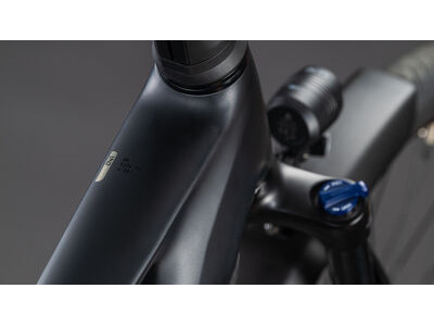 Cube Touring Hybrid One 600 click to zoom image