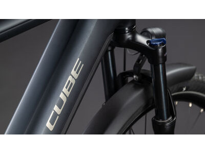 Cube Touring Hybrid One 600 click to zoom image