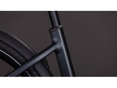 Cube Touring Hybrid One 600 click to zoom image