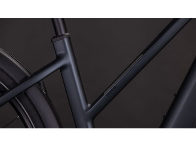 Cube Touring Hybrid One 600 click to zoom image