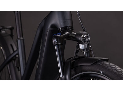 Cube Touring Hybrid One 600 click to zoom image