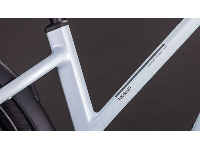 Cube Touring Hybrid One 600 click to zoom image