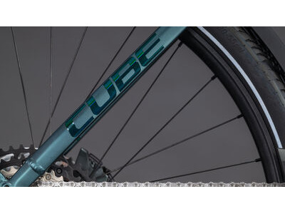 Cube Kathmandu Hybrid Slt 800 click to zoom image