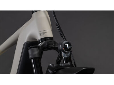 Cube KATHMANDU HYBRID ONE11 HPC SLT 800 click to zoom image